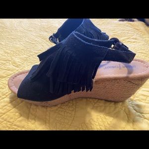 Minnetonka wedge sandals with fringe size 9